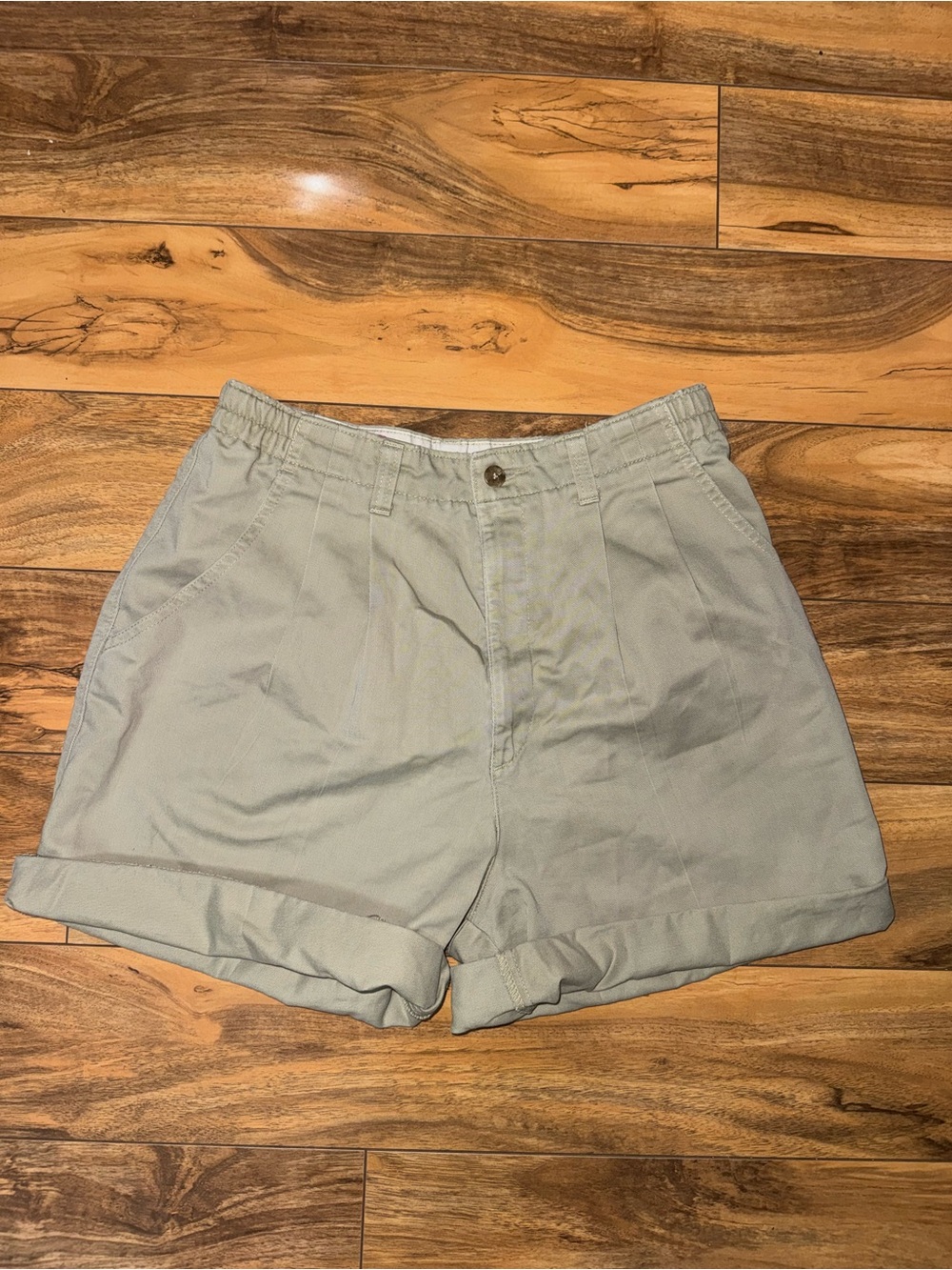 Women's Khaki Casual Roll-Hem Shorts